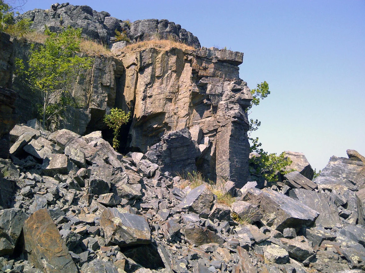 Mysterious Magma in Extinct Volcanoes Could Hold Key Elements for Powering the Future