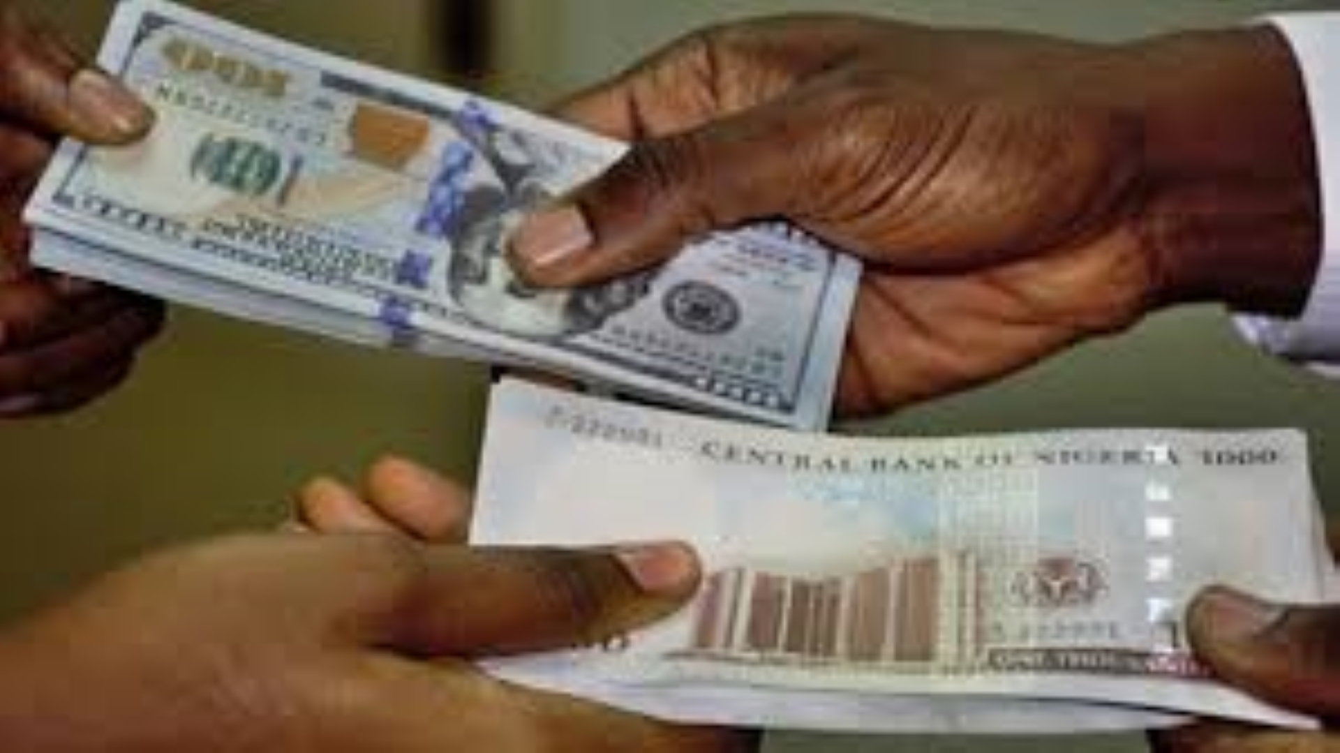 In the parallel market, the value of the naira drops to N1,660 as dealers face shortage.