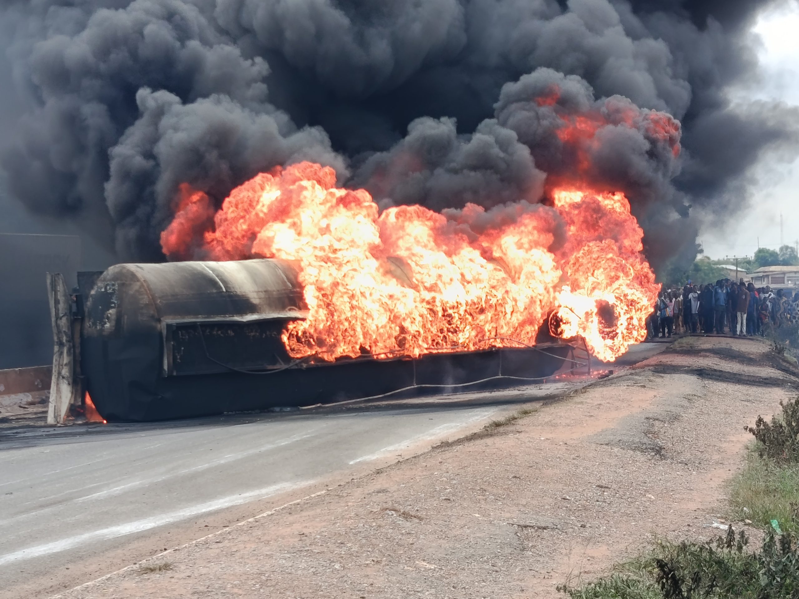 BREAKING NEWS: Fuel tanker explodes on Lagos-Ibadan Expressway, causes traffic gridlock