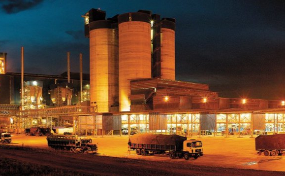 Dangote Refinery raises petrol ex-depot price to ₦880 amid economic pressures