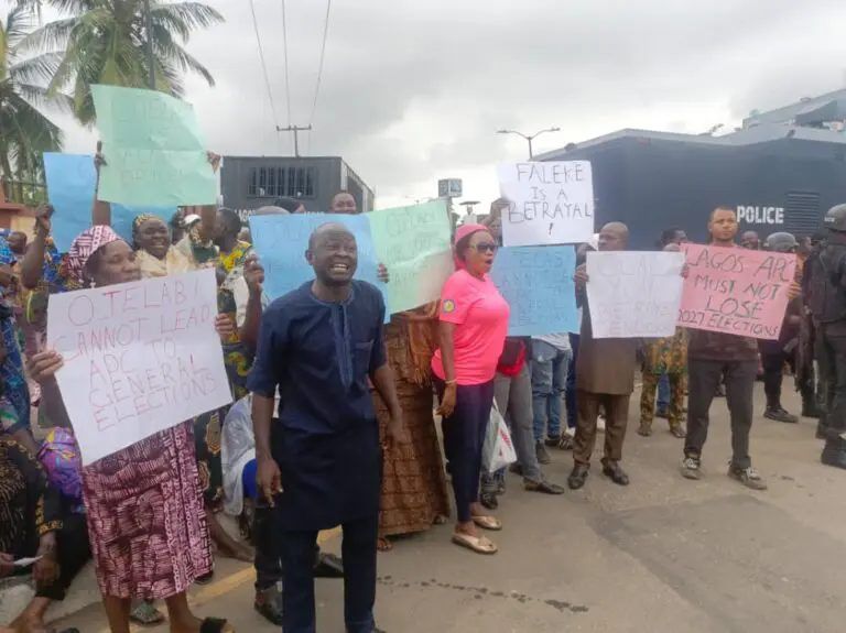 Lagos APC rocked by protests: members demand chairman’s removal over primary election grievances