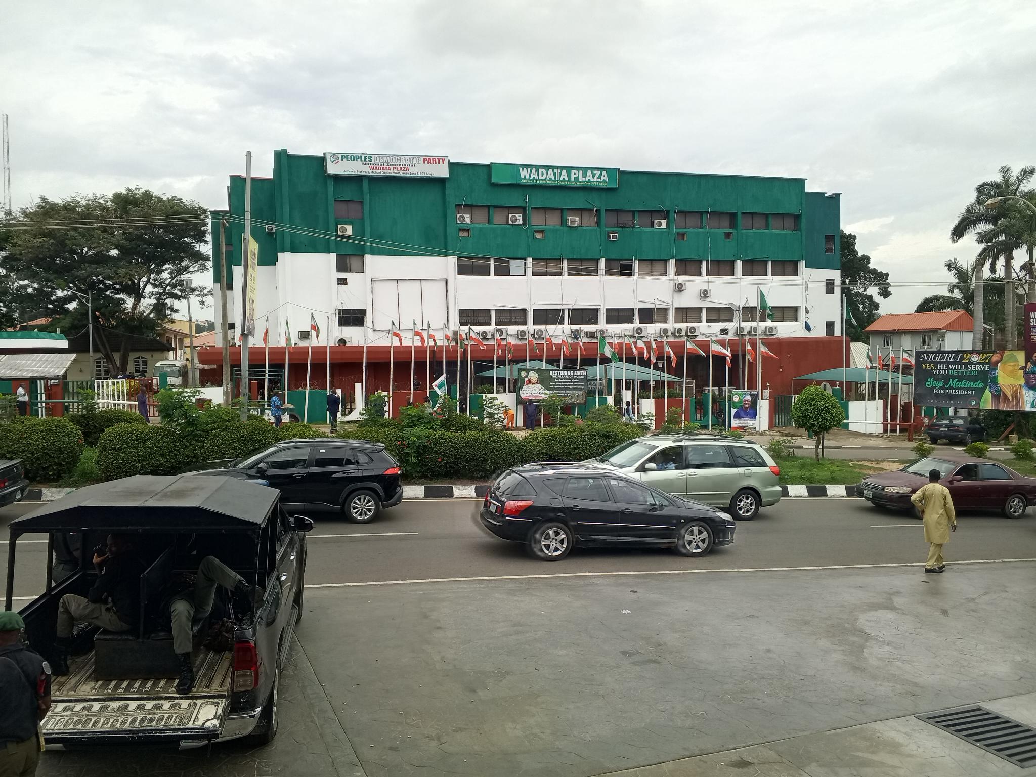 Police Fire Teargas at PDP Headquarters as Gov. Makinde’s Faction Clashes with Minister Wike’s Camp