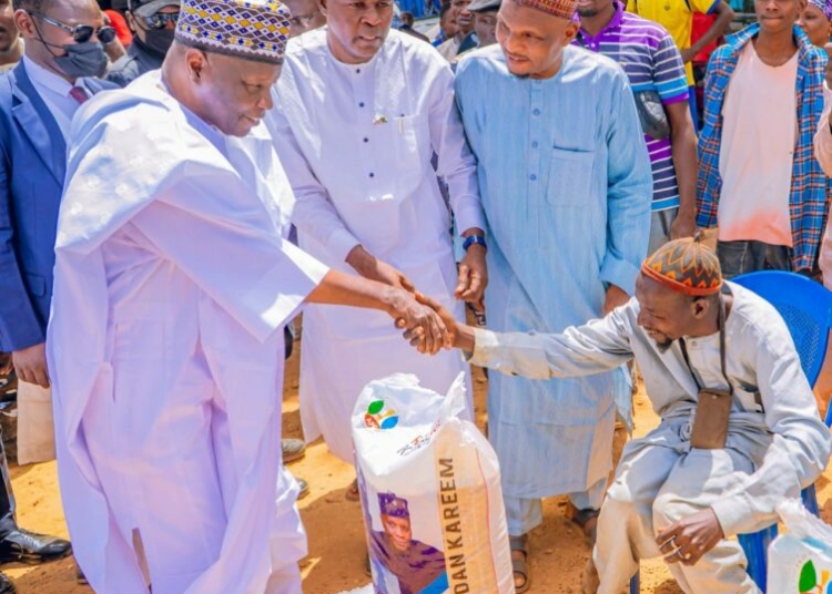 ‎Muhammadu Inuwa Yahaya Flags Off Food Palliatives for 70,000 Vulnerable Households in Gombe