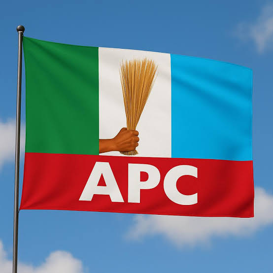 ‎Adamawa Cabinet Members, Advisers Defect to APC in Solidarity with Gov. Fintiri