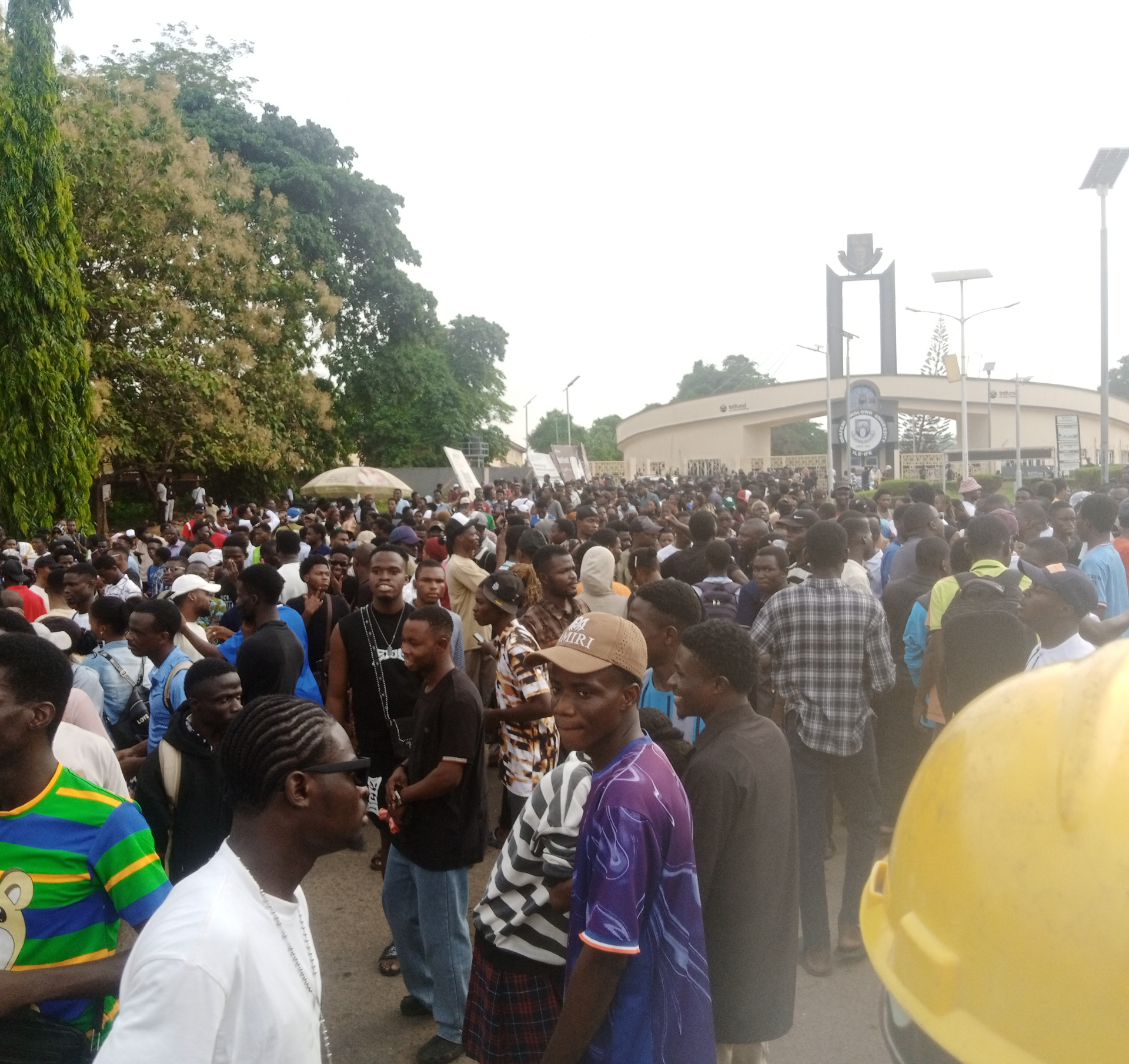 ‎Breaking: OAU Students Stage Protest Over Transport Crisis, Hall Evacuation Dispute