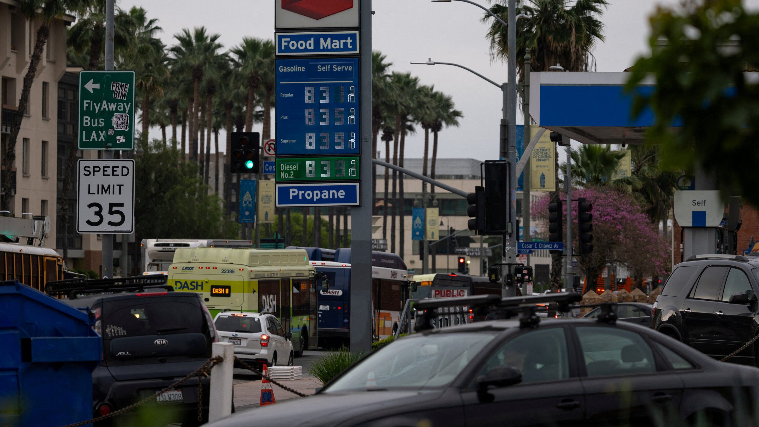 War in Iran Drives Surge in Profits for Oil, Gas, and Defense Companies