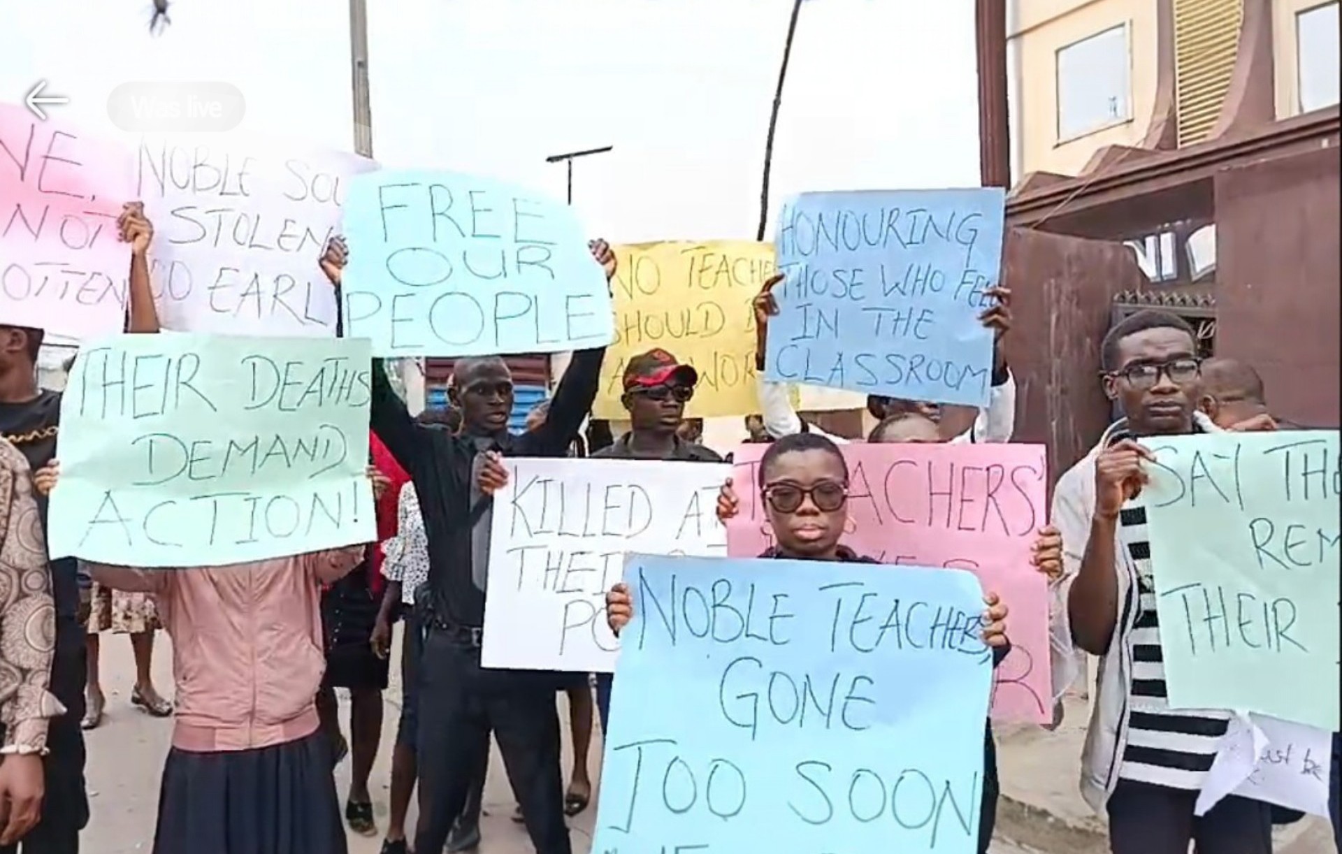 Oyo Teachers Stage Protest Over Abduction of Colleagues, Pupils, Demand Immediate Release