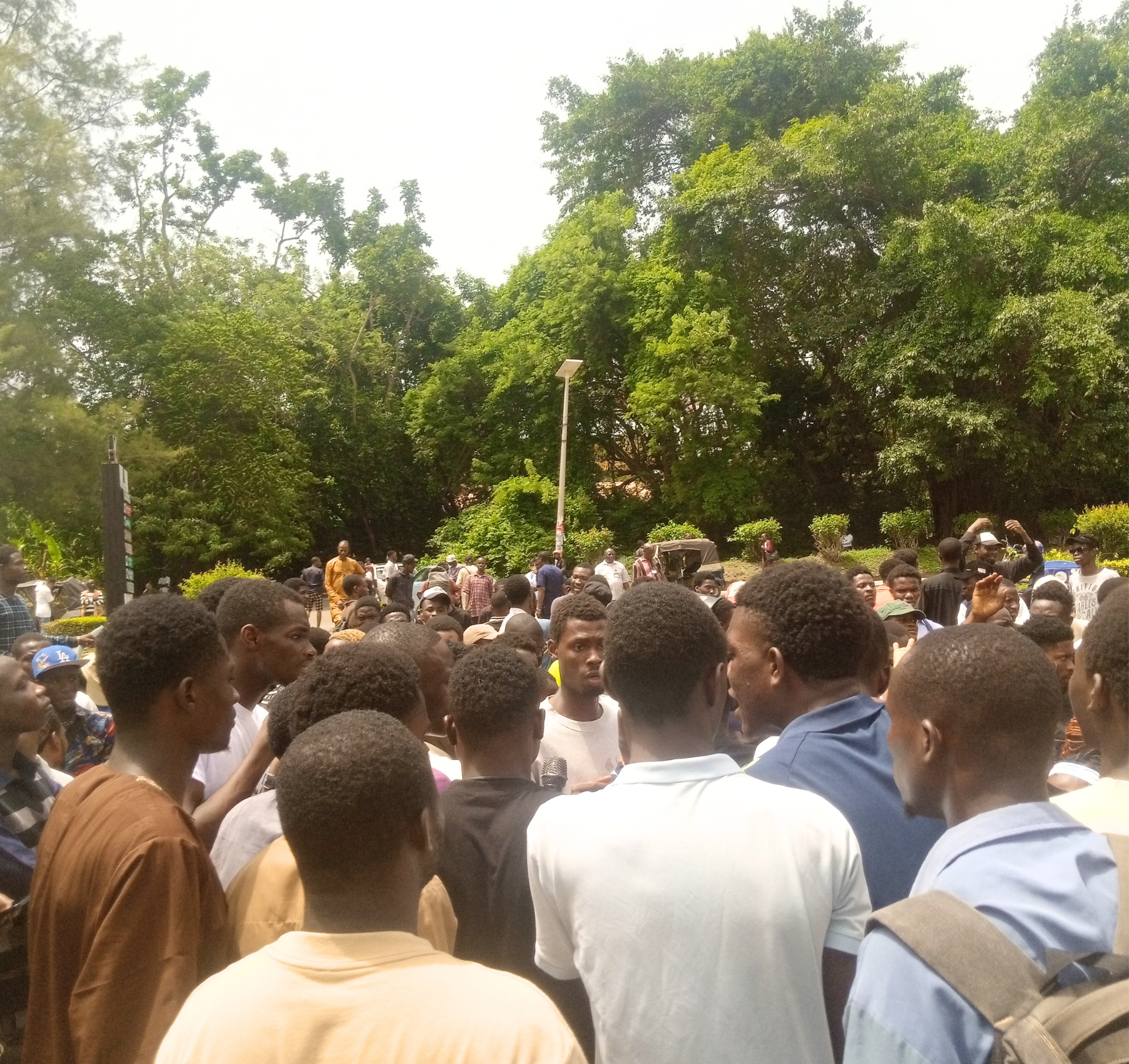 ‎UI Students Stage Mass Demonstration Over Blackout and Water Shortage