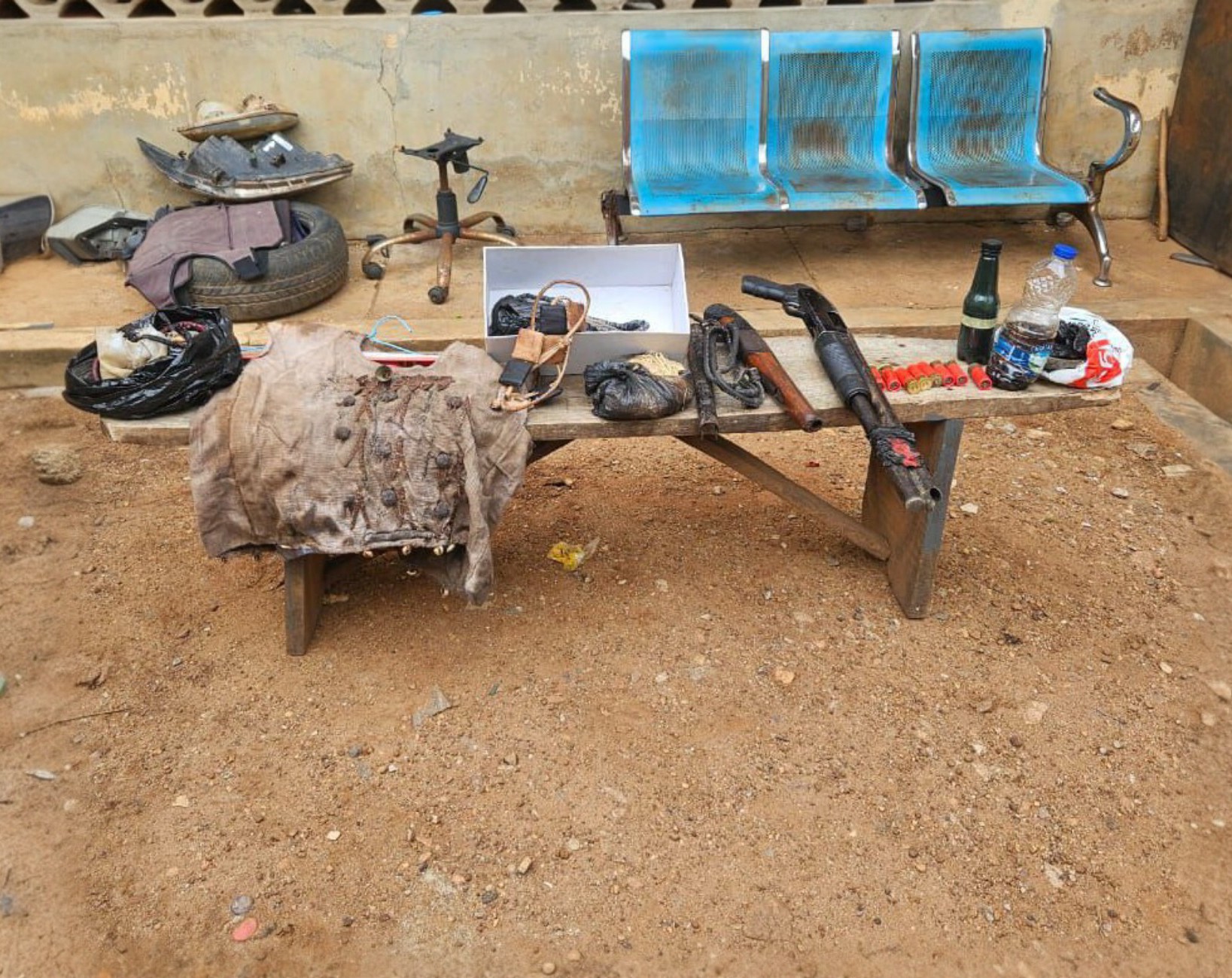 Oyo Police Arrest Five Suspected Criminal Syndicate Members, Recover Firearms, Charms in Ibadan Raid