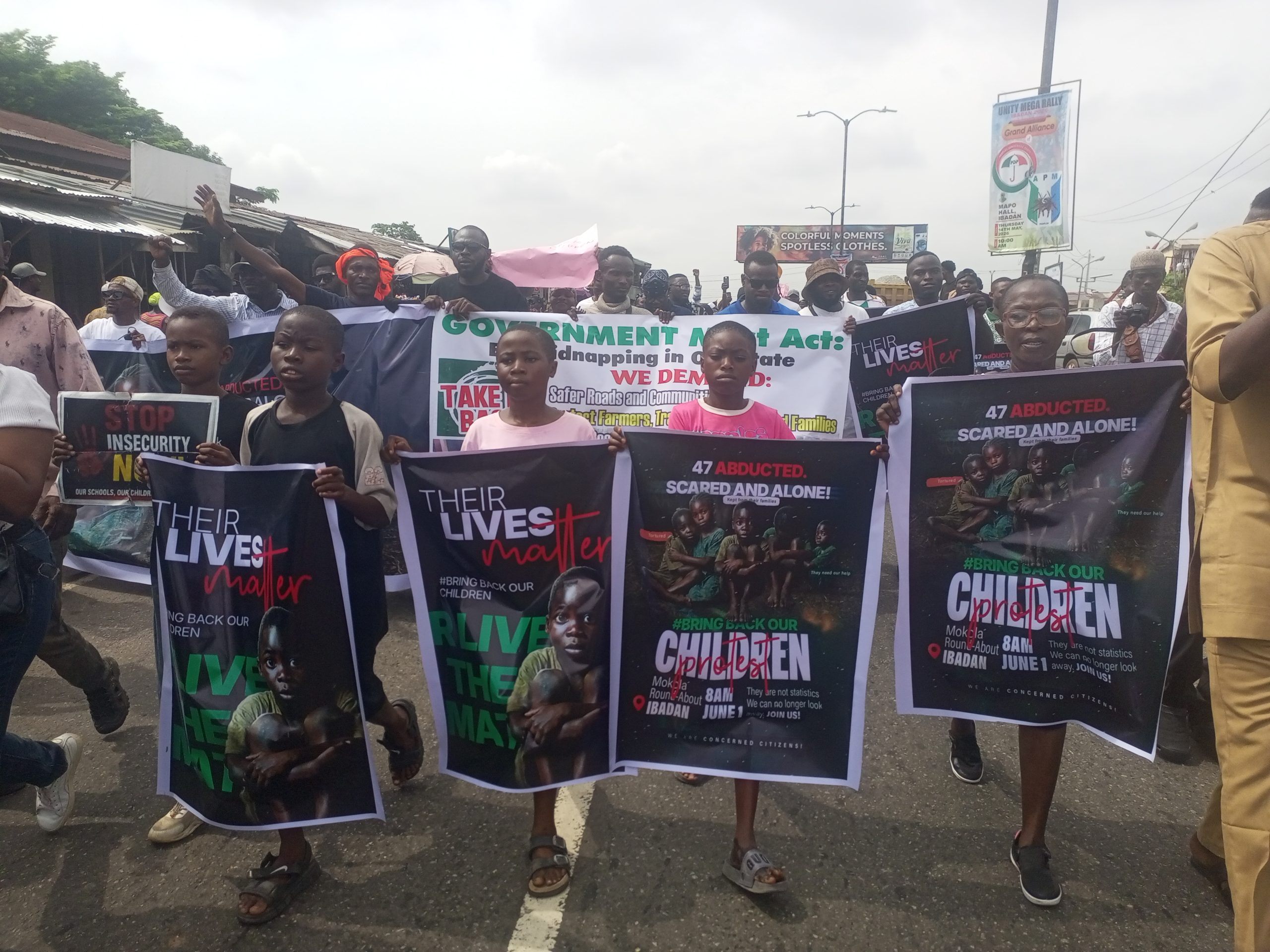 Protesters Storm Oyo Govt Secretariat, Demand Release of Abducted Oriire Victims