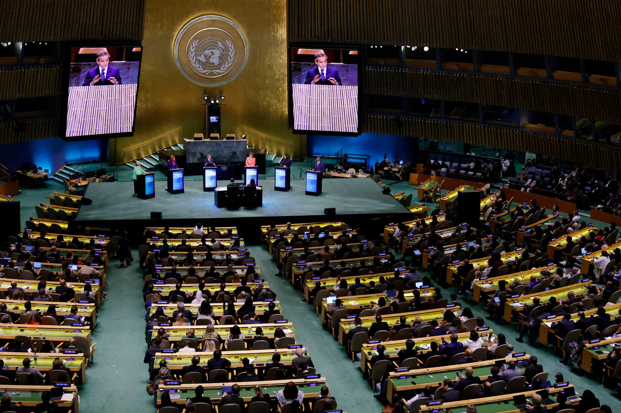 6 Candidates for Next Leader of UN Vow to Restore Trust in Body During TV Debate