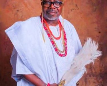 Hrm Dr Oba Olubayo Adesola