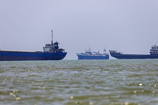Iran Us Israel War Transport Hormuz